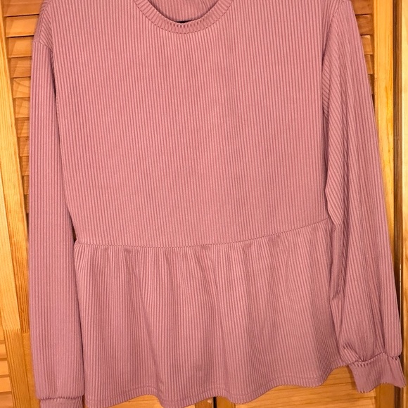 SHEIN Tops - SHEIN Mauve Ribbed Peplum Top
